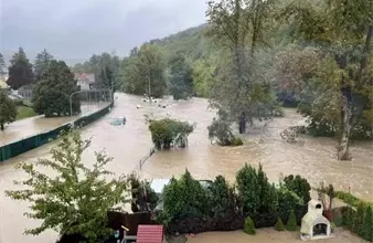 Bild von pd fb bad parkplatz hochwasser